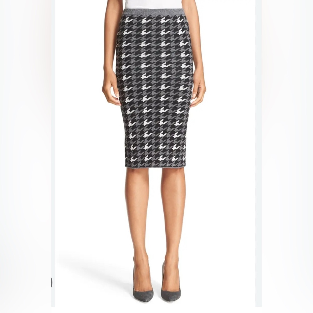 Alice + Olivia Black and White Houndstooth Pencil Skirt